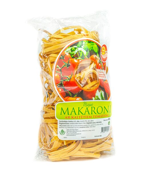 Mājas makaroni ar kaltētiem tomātiem